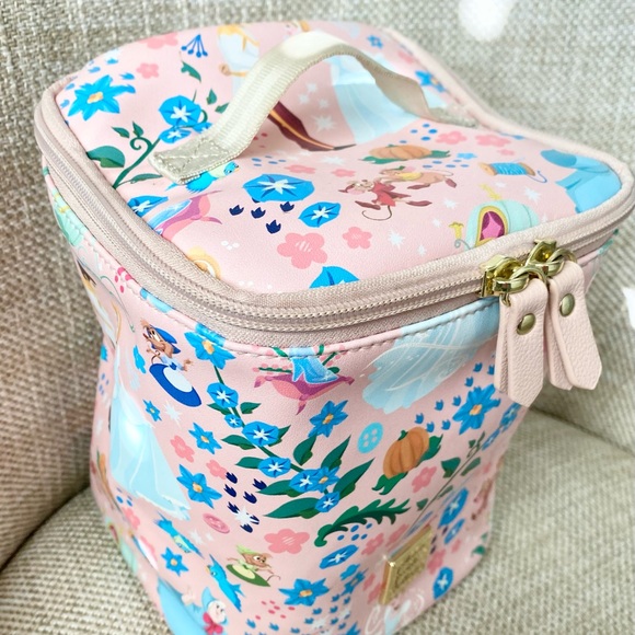 SOLD: 🎀Petunia Pickle Bottom Cinderella Lunchbox Cooler🎀 - Picture 3 of 5